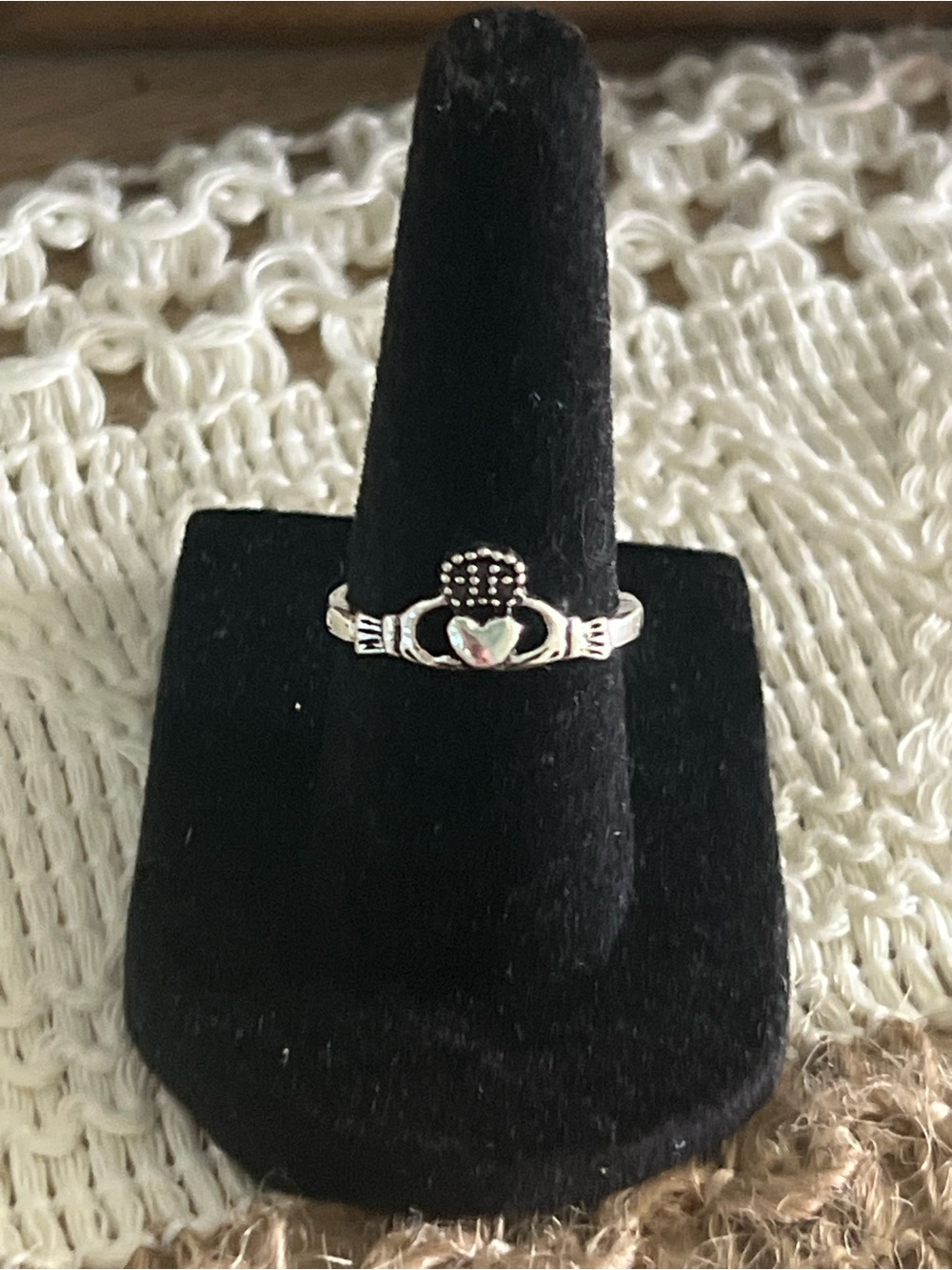 Fashion Claddagh Ring - Silver Heart Design size 6. 30p4